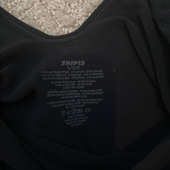 NWOT SKIMS Sculpting Bodysuit With Snaps - Picture 2 of 2